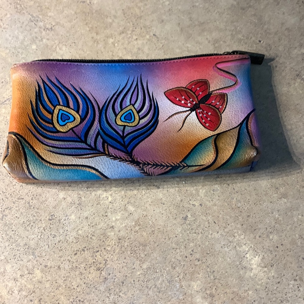 Cosmetic pouch